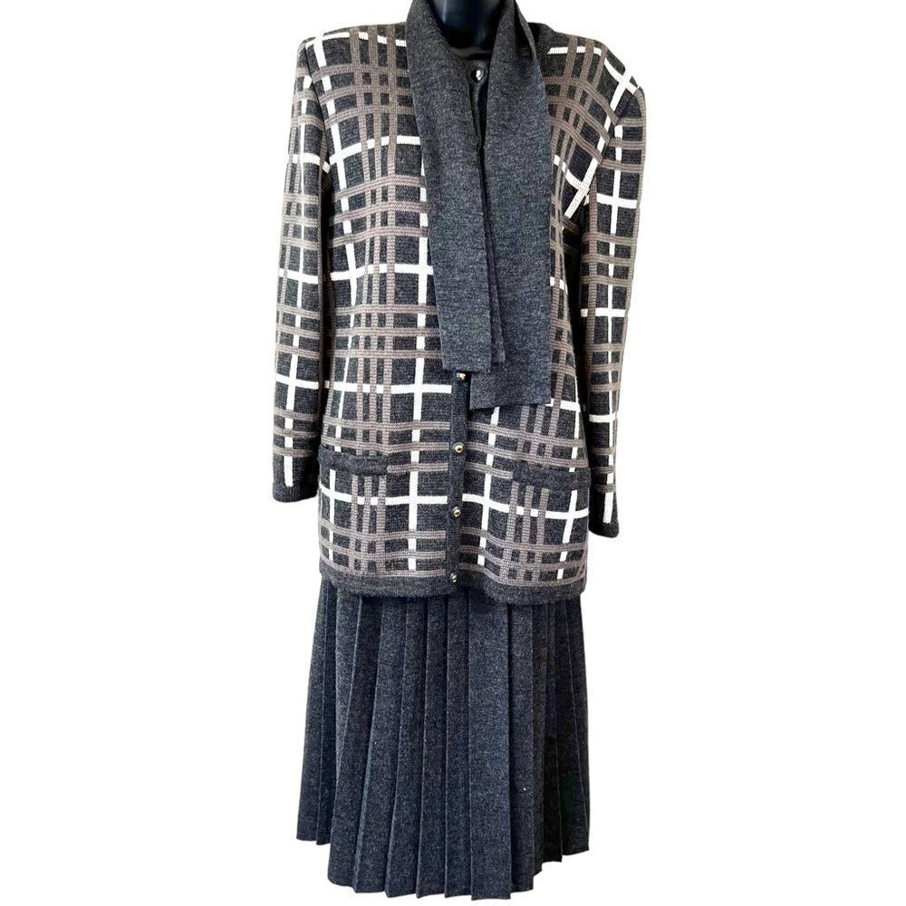 Vintage 80’s Bellino Paris knitted wool blend cardigan & pleated skirt set